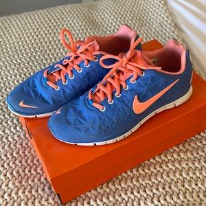 “Nike Free 5.0” sneakers